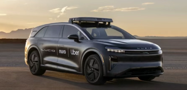 盟配资 马斯克挑起Robotaxi乱斗！Uber闪电反击，中国车企要动了！
